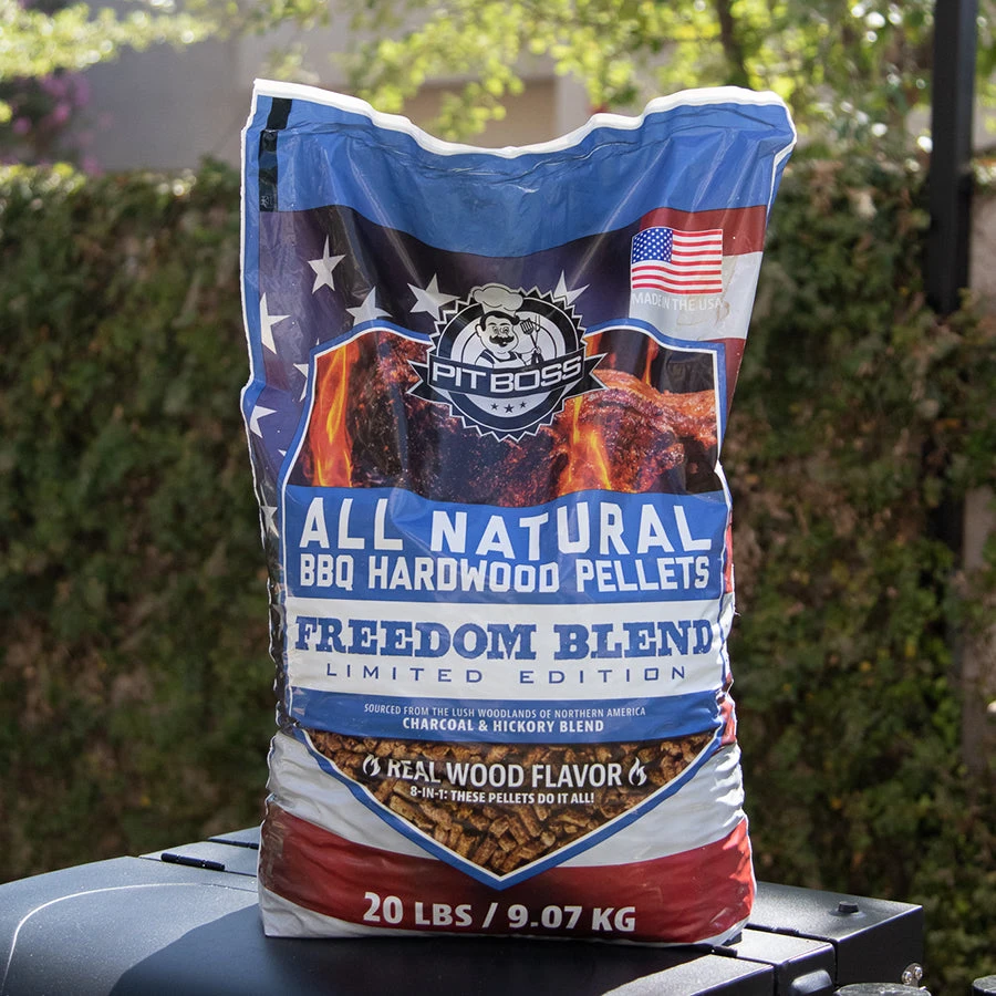 Pit Boss 20 Lb Freedom Blend Hardwood Pellets - Image 2