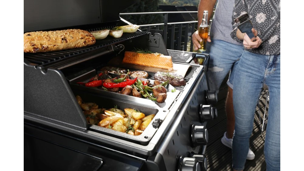 Broil King Crown 490 BBQ - Free Cover - Image 4